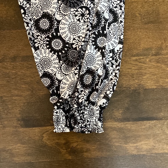 3 for $20 - Black and White Patterned Carrot Pants with String - Picture 3 of 5